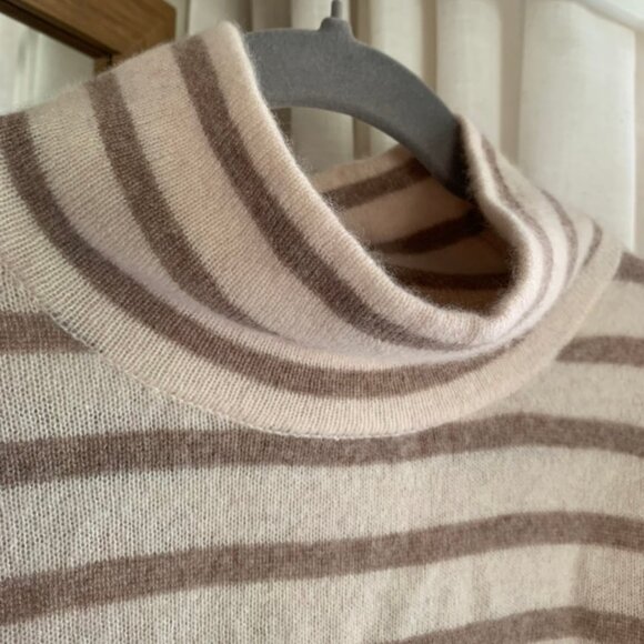 Soft striped Cashmere sweater mock neck - slightly cropped - Picture 2 of 4